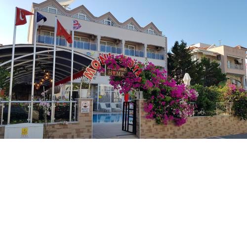 Moni Hotel