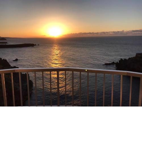Monisunset