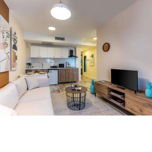 Monnas Suite
