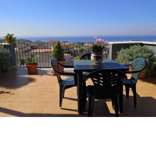 Monolocale con terrazza vista mare