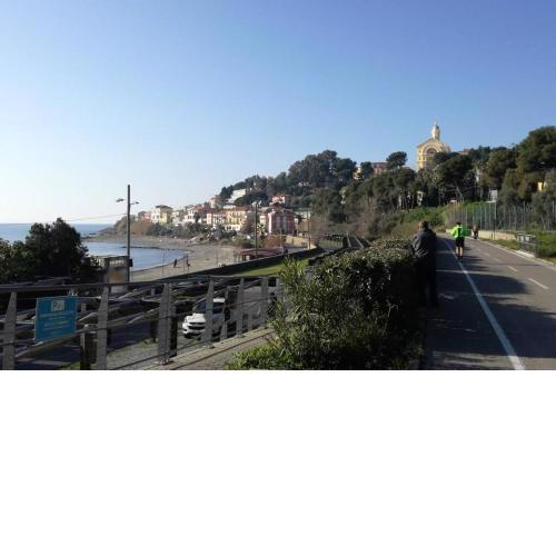 Monolocale con terrazzo a 3 minuti dal mare