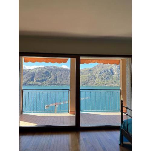 Monolocale con vista lago