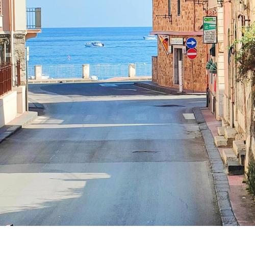 Monolocale confort a 30 Metri dal mare.