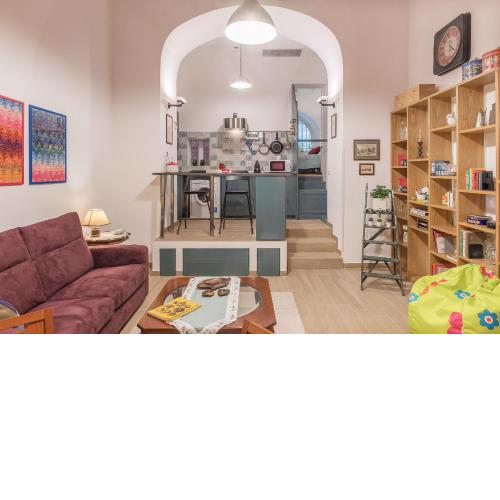 Monti Artistic Flat