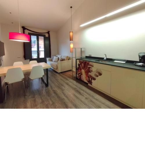 Montserrat Apartments by gaiarooms