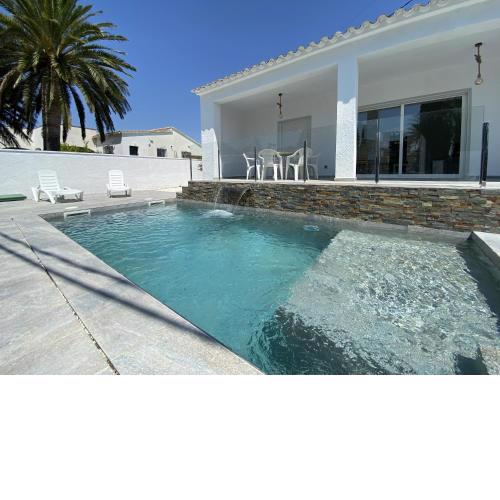 Montsia 23 - Casa con piscina privada en Roses