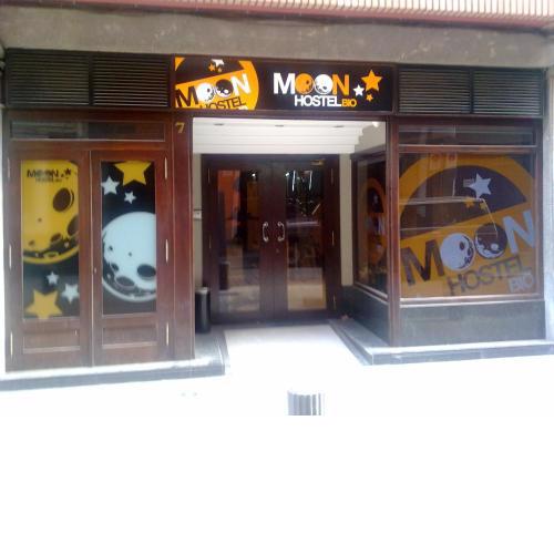 Moon Hostel Bio