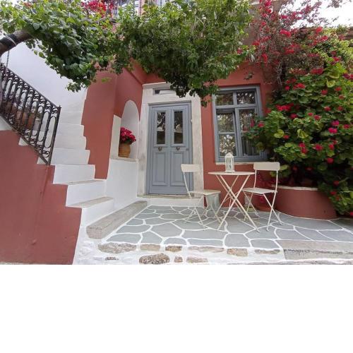 Moscha's Pink House in Chalki