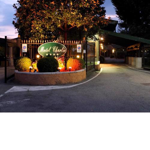 Motel Hotel Charlie