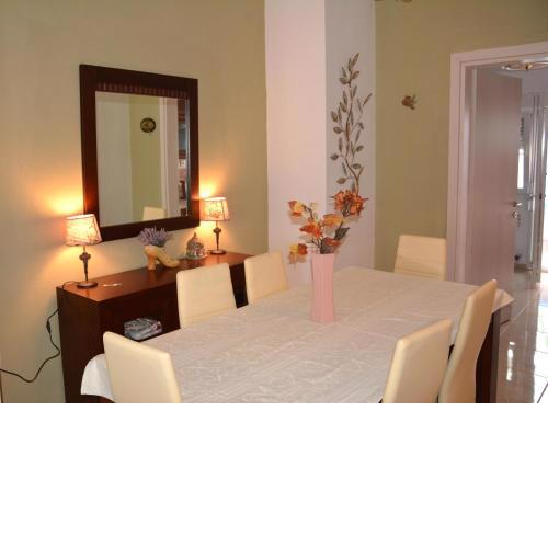 Moudania's cozy apartment