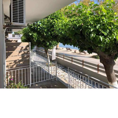 Moukas Seaside Apartments Romantico