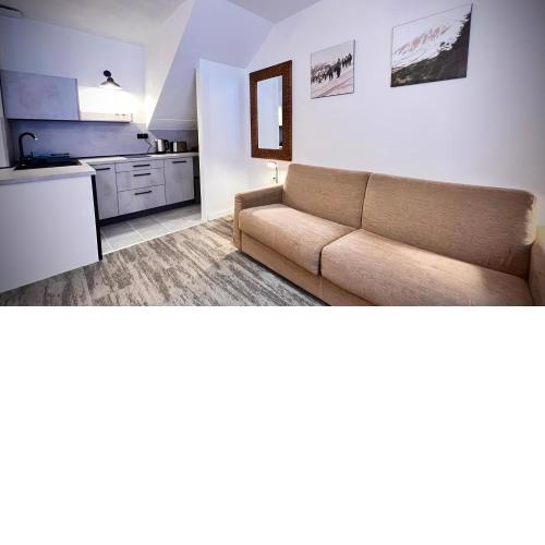 Mount & Lake apartments