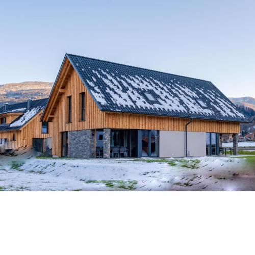 Mountain Chalet Chapeau