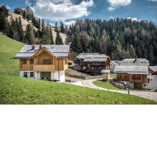 Mountain Chalet Pia