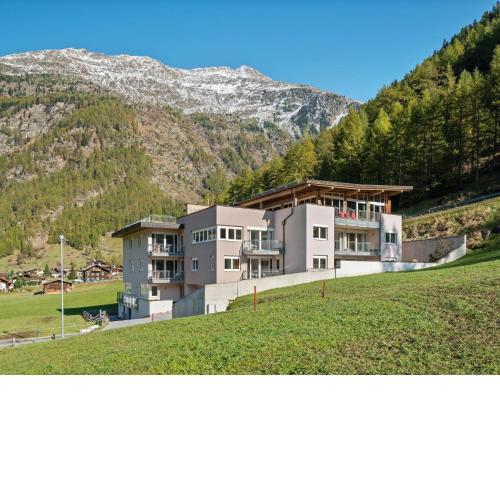 Mountain view Apartment in Zweiselstein with Garden
