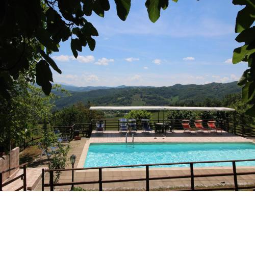Mountain view Farmhouse in Apecchio with Private Garden