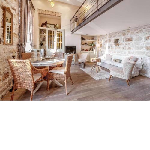Mouragia Apartment