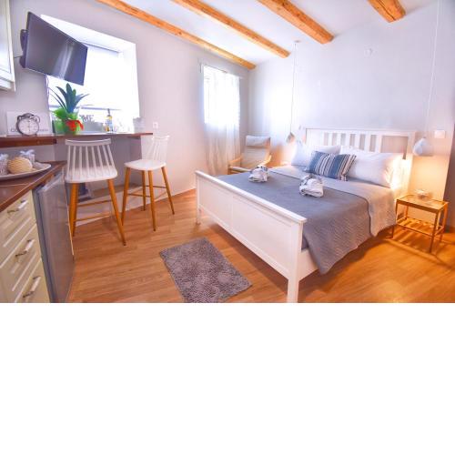 Mouragia Seaside Studio