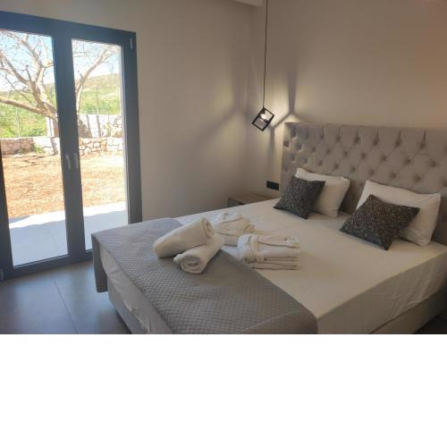 Mouzaki's Stone Villas