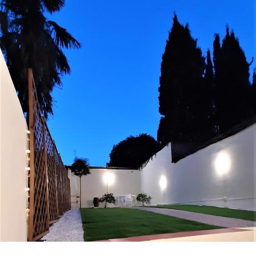 Movie Star Apartment with garden