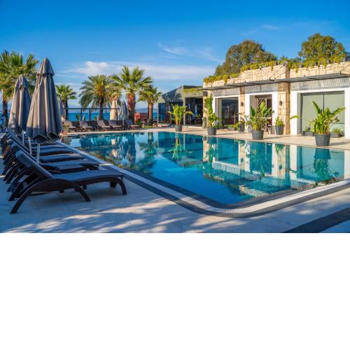 Moyo Luxury Hotel & Beach