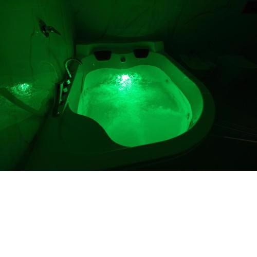 MY BRILLIANT HOME WITH JACUZZI 2 STEPS FROM St TOLEDO