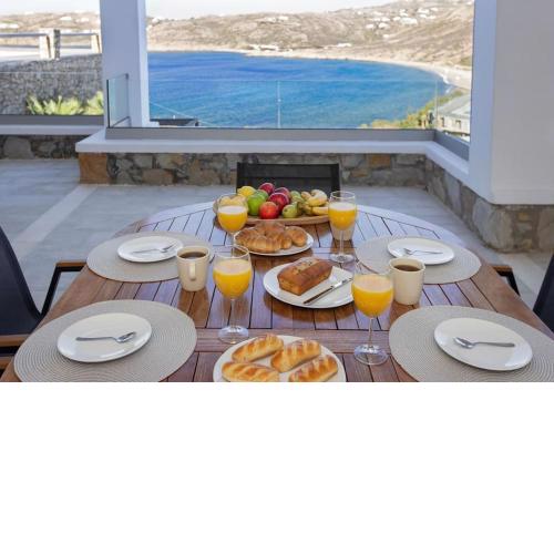 Mykonian house in Elia beach by GHH