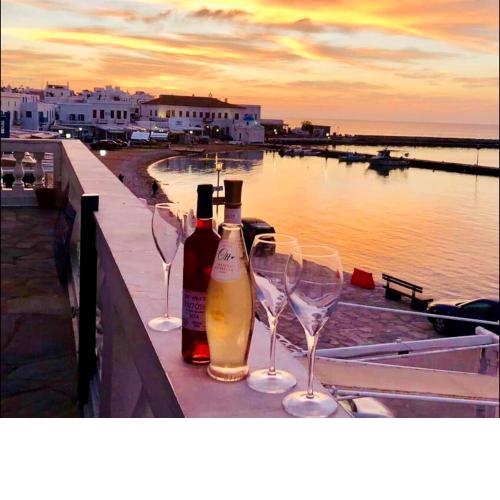 Mykonos Old Harbor Front Suite with Balcony