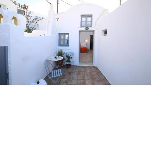 Mylopetres Traditional Houses Finikia