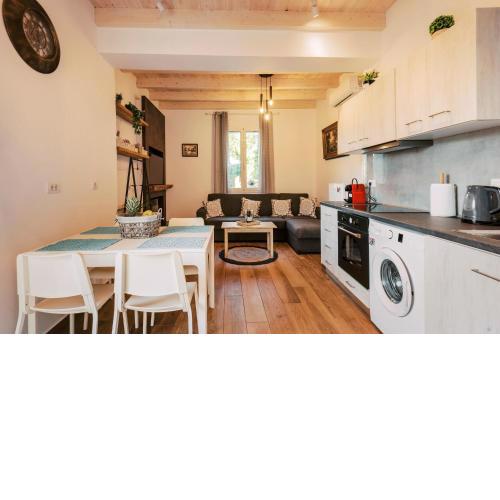 Myrovolos Luxury Suites