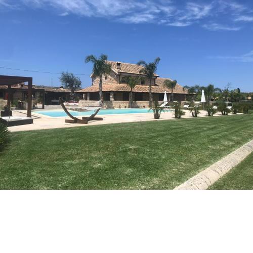 Mythos Holidays & Events
