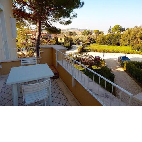 N185 - Numana, meraviglioso trilocale con terrazzo e piscina