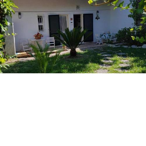 N207 - Numana, deliziosa villetta con giardino