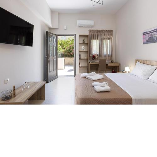 Nafsika apt, studio for 2, very close to the beach