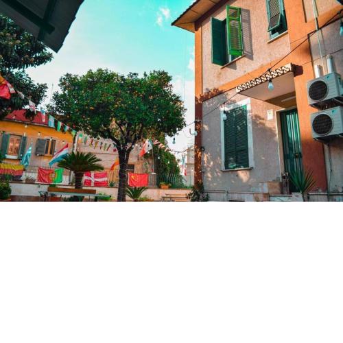 NAPLES EXPERIENCE HOSTEL Age limit 18-28, free shuttle