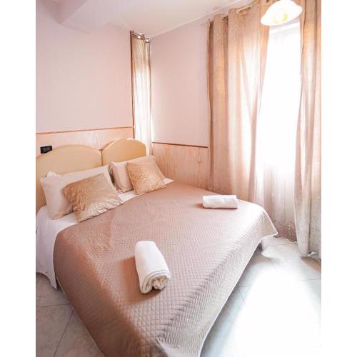 Napoli Fly Guest House 290 free shuttle