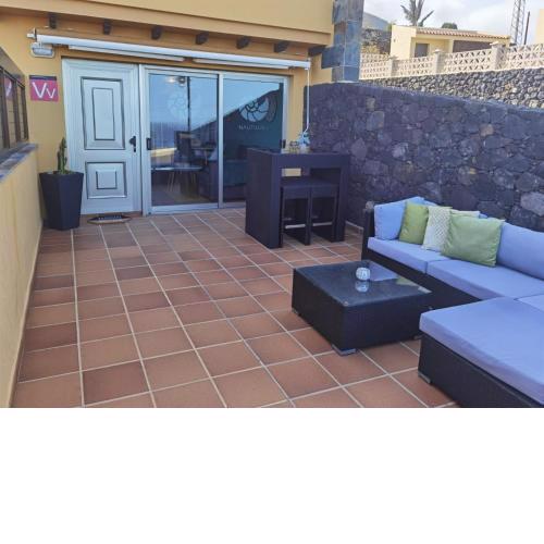 Nautilus I: Casa con terraza y vistas al mar