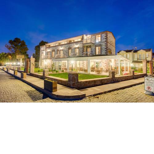 Navalia Hotel