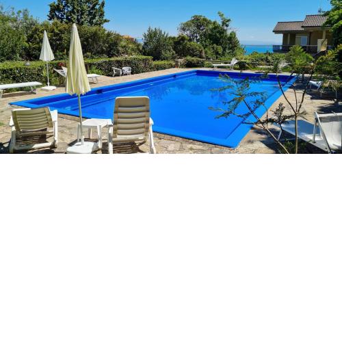 Navarro Hill Resort