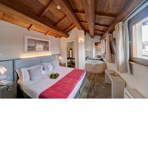 Navona Palace Luxury Inn