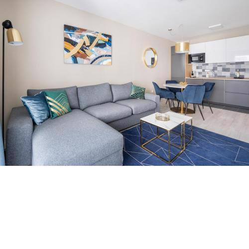 Navy Angel Apartment with balcony