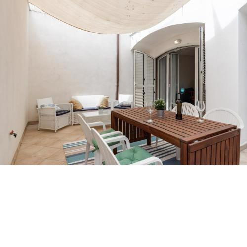 Naxos Apartment with Patio near the Sea