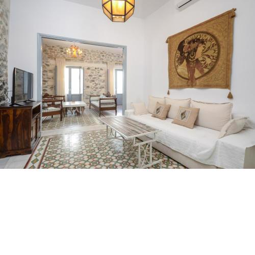 Naxos Center Houses