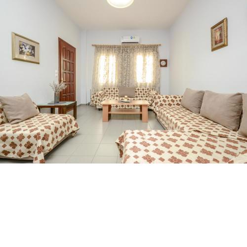 NAXOS HOUSE