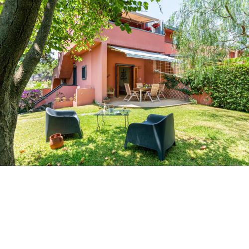 Naxos Seaside Apartment with Gardens, Parking and Swimming Pool