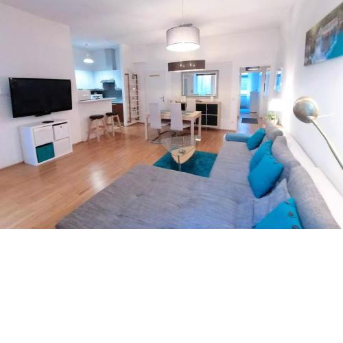 ND Exquisites wundervolles ruhiges Terrassenapartment mit Garage