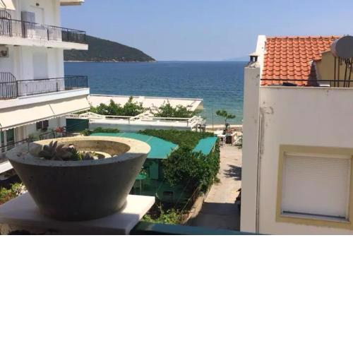 Nea Peramos Apartment with View by the Beach