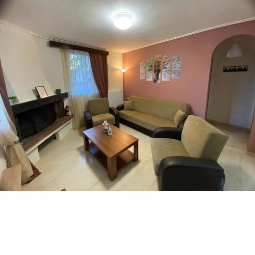 Near sea / Airport, Queen size bed, Fireplace