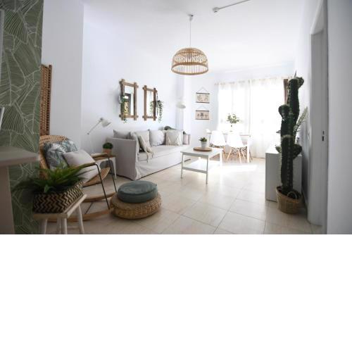 Near the beach - 3Bed - 2bath - Wifi
