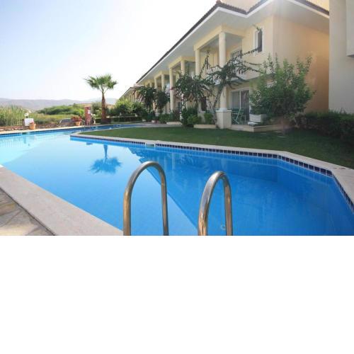 Nearby the sea with pool triplex villa